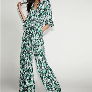 NY&Co. Print V-Neck Jumpsuit